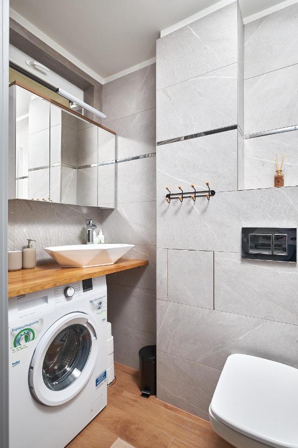 Kuznicza Apartment - 300M Main Square ~ Self Check-In 24H فروتسواف المظهر الخارجي الصورة